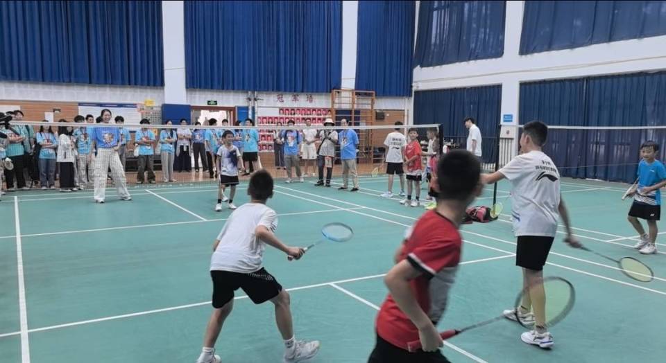 在参观过程, 日上午