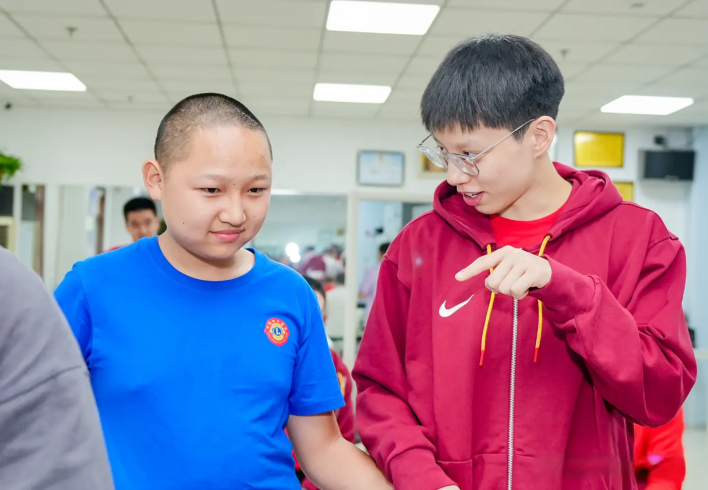 还送上了签 还送上了签
